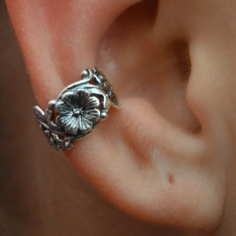 Victorian Flower Leaves and Vines - Ear Cuff - EC327