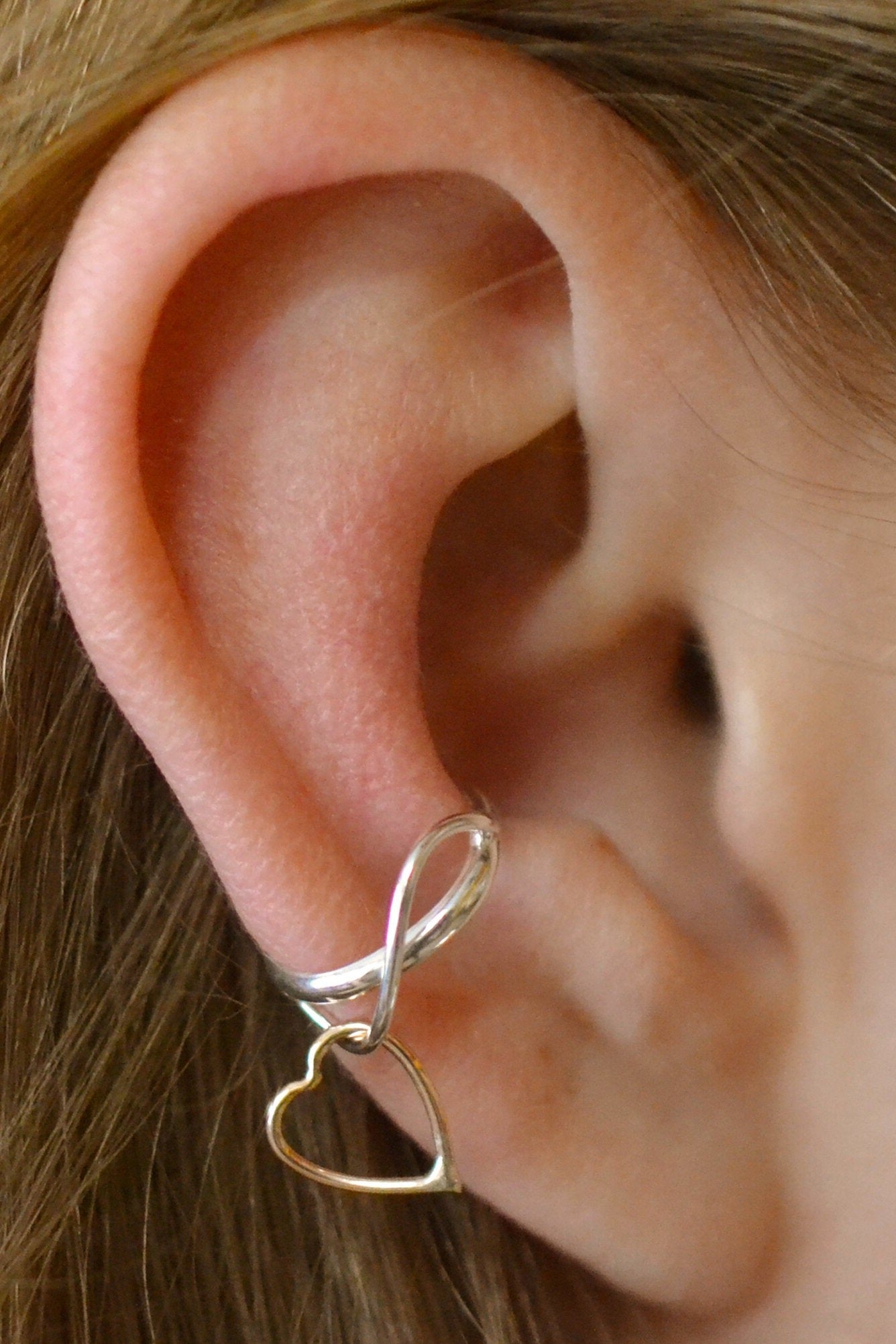 Dangle Heart - Ear Cuff - EC312