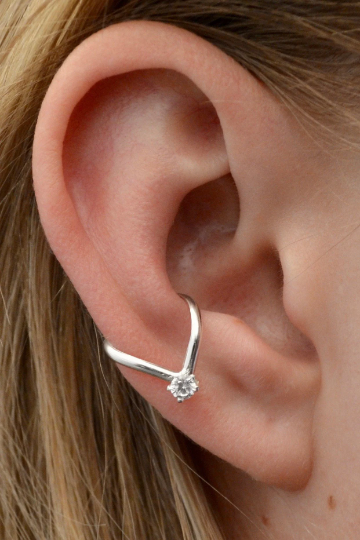 Chevron with CZ - Ear Cuff - EC326