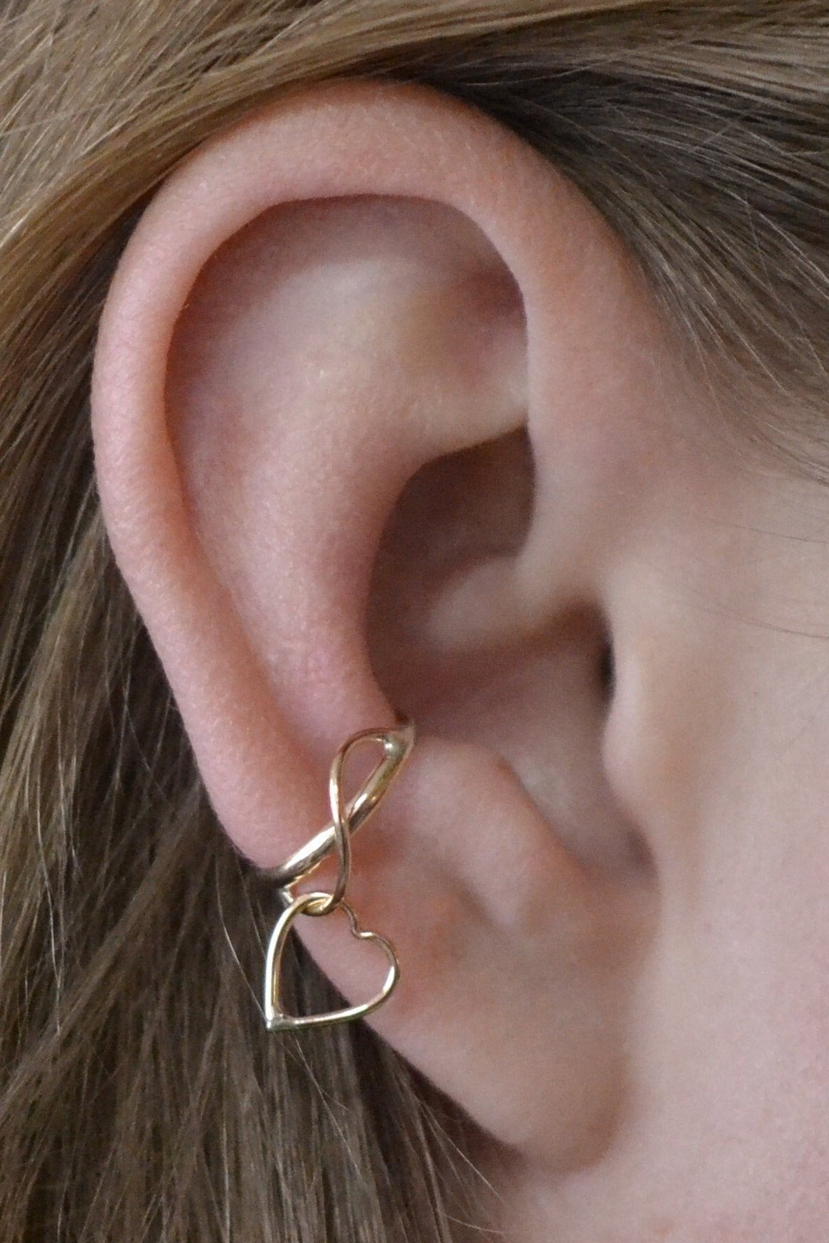 Dangle Heart - Ear Cuff - EC312