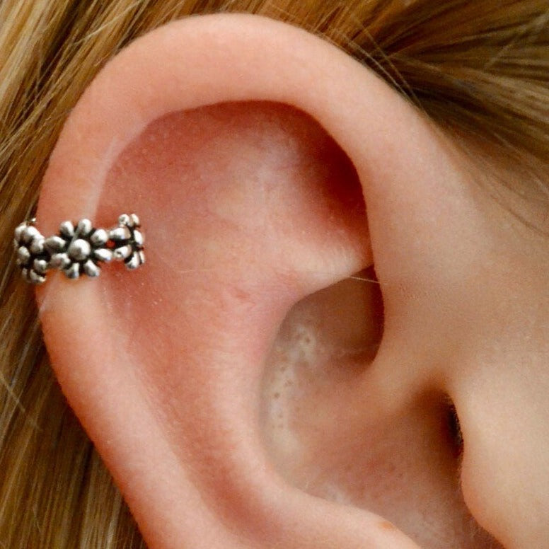 Daisy - Cartilage Ear Cuff - EC626