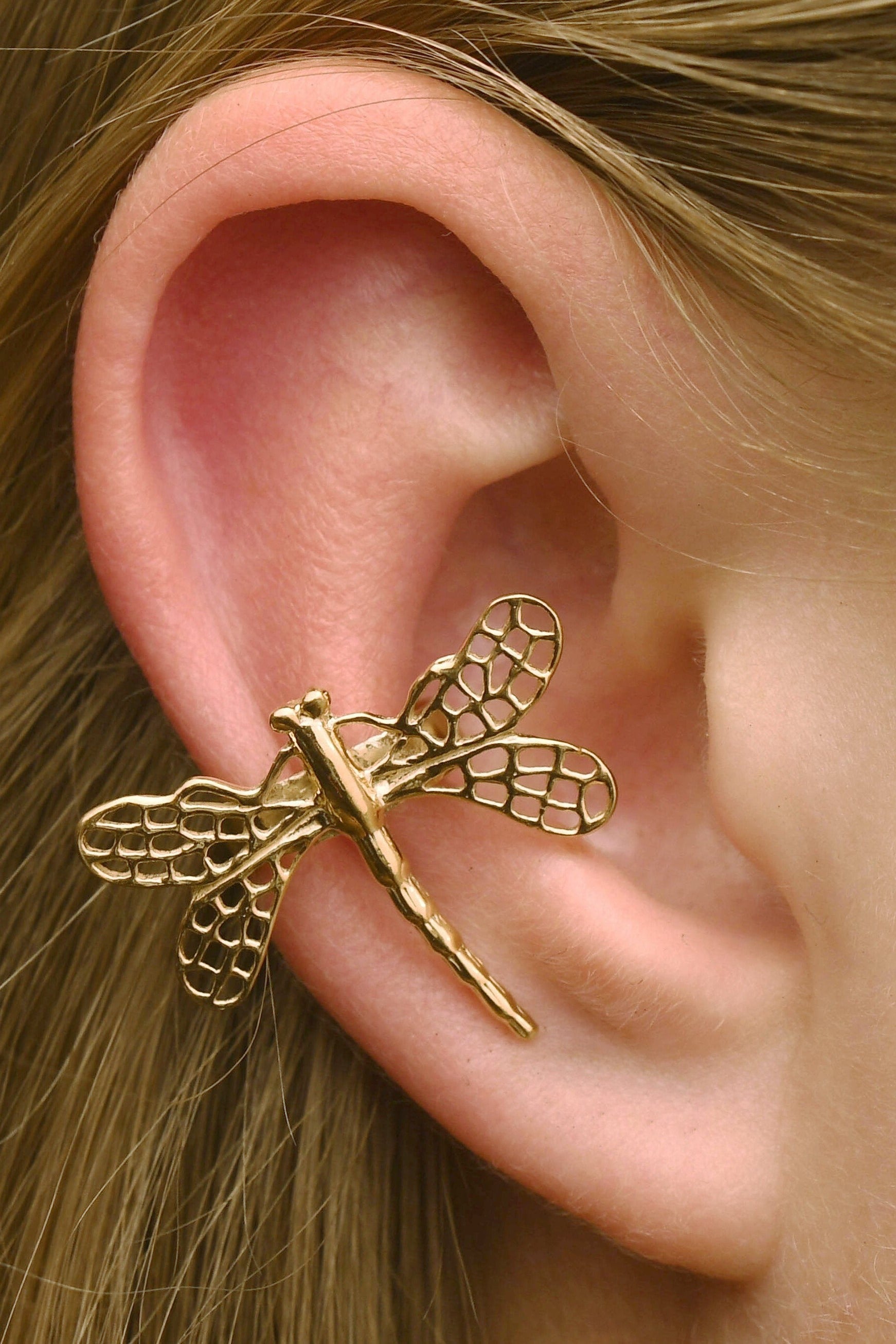 Dragonfly ear store cuff