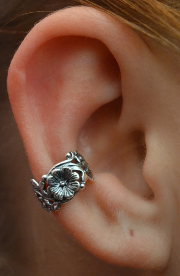 Victorian Flower Leaves and Vines - Ear Cuff - EC327