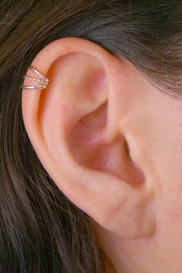 Dainty Triple with Twist - Pierced Cartilage Ear Cuff - EC621